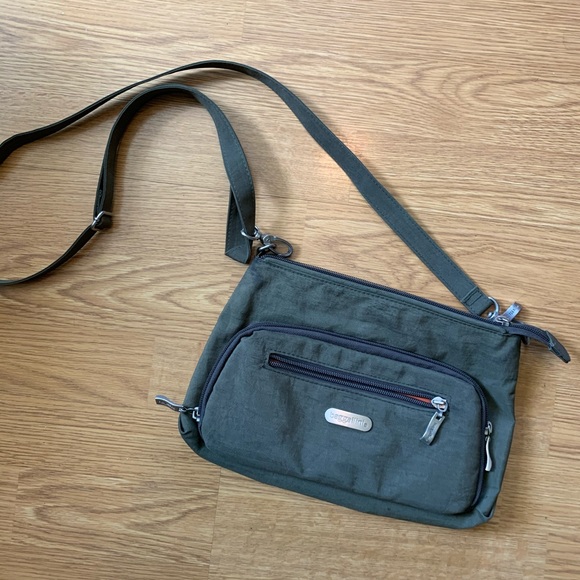 Baggallini Handbags - BAGGALLINI // Green Crossbody Bag